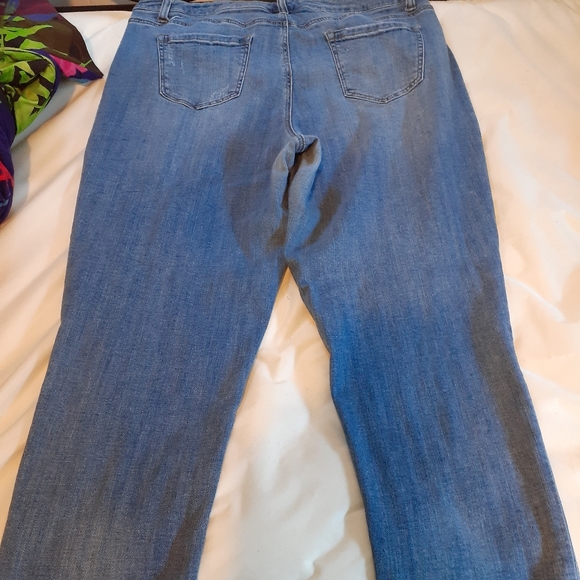 Capris - Picture 2 of 2